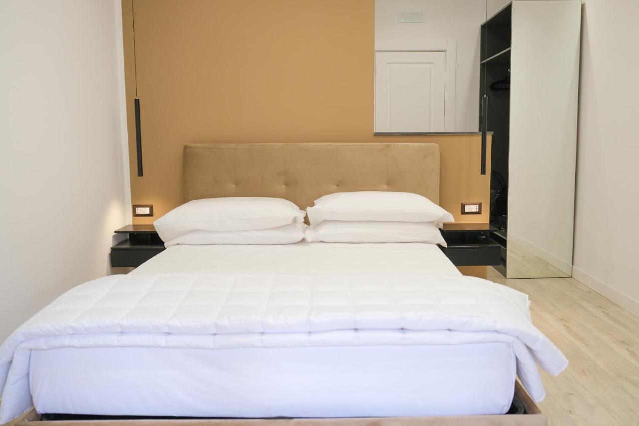 Aroma Apartment And B&B, Maschio Angioino Naples Luaran gambar